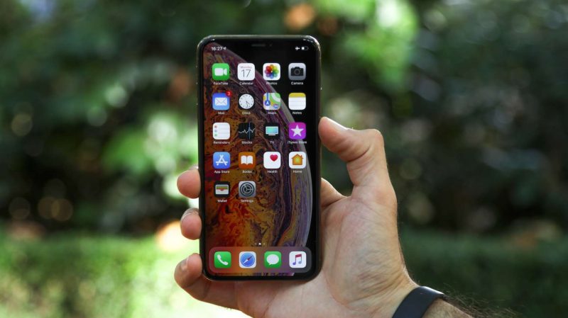 iPhone XS Max Review And Comment