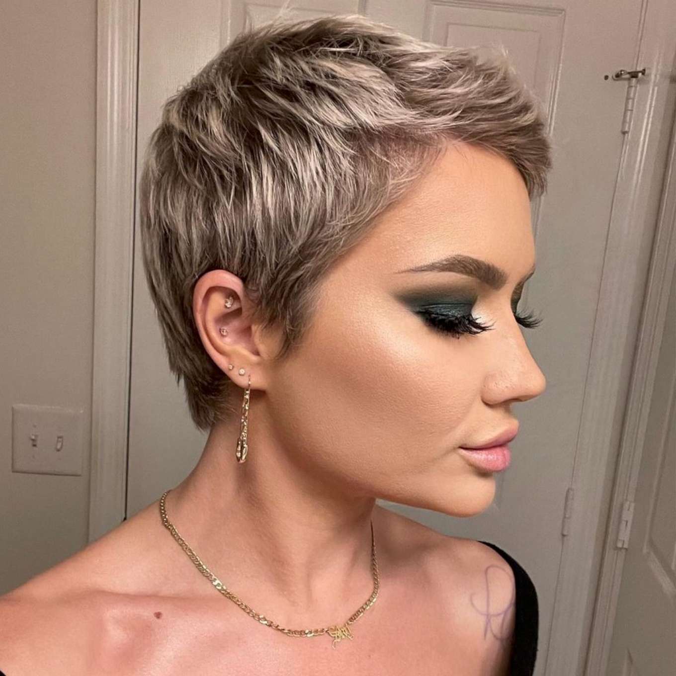 Chelsea McCullough Short Hairstyles – 2
