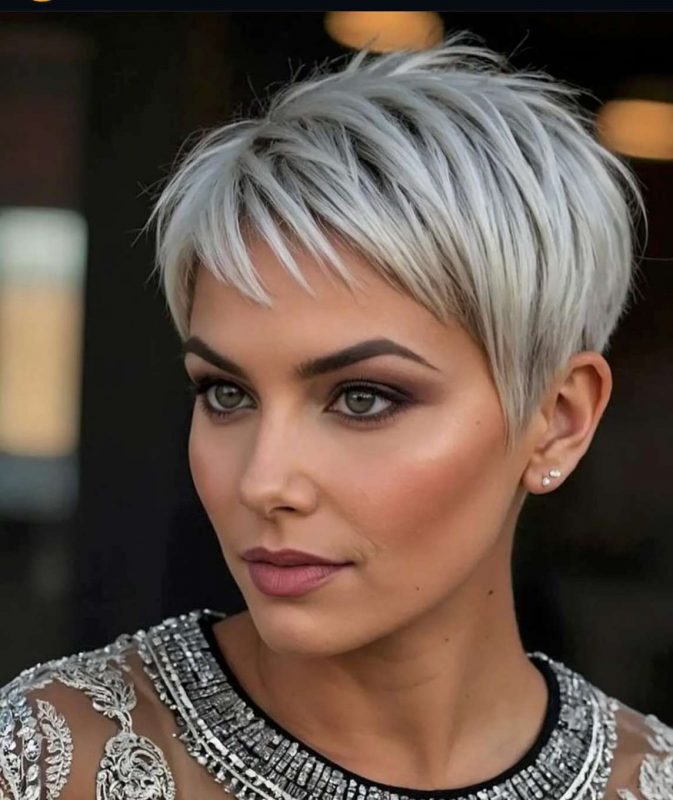 Stunning Pixie Haircuts for a Modern Look - 1