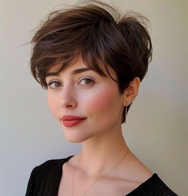 The Beauty of Short Haircuts A Modern Approach - 1