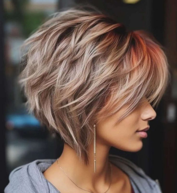 The Timeless Appeal of Short Haircuts for Women - 4