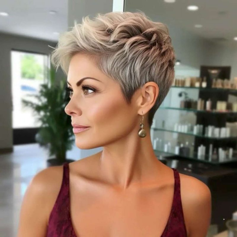 The Timeless Appeal of Short Haircuts for Women - 5