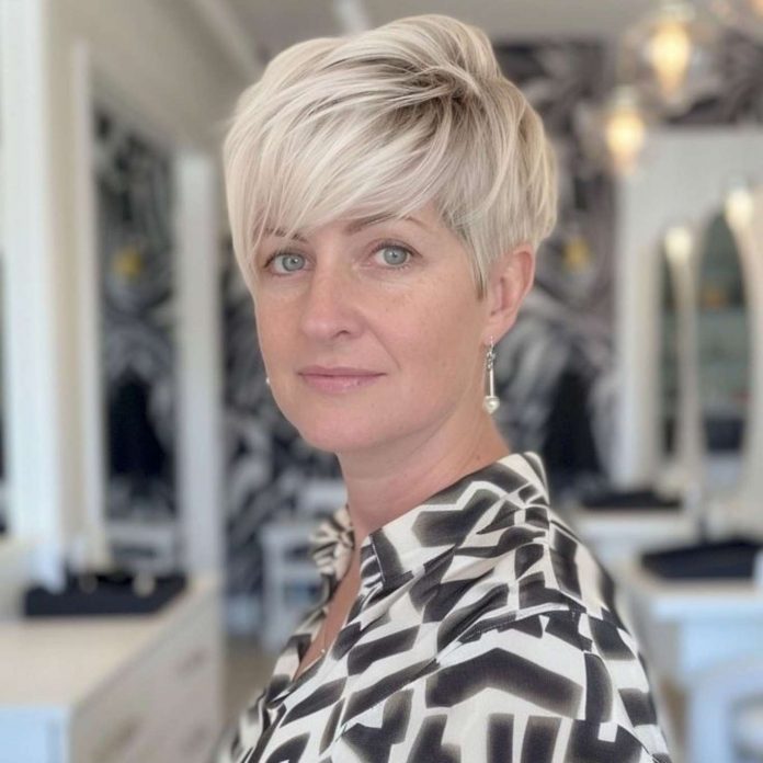  Trendy Short Hairstyles for Modern Women - 4 - Likeeed