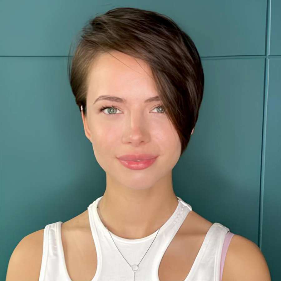 Edgy Asymmetrical Pixie Bob for a Bold Look